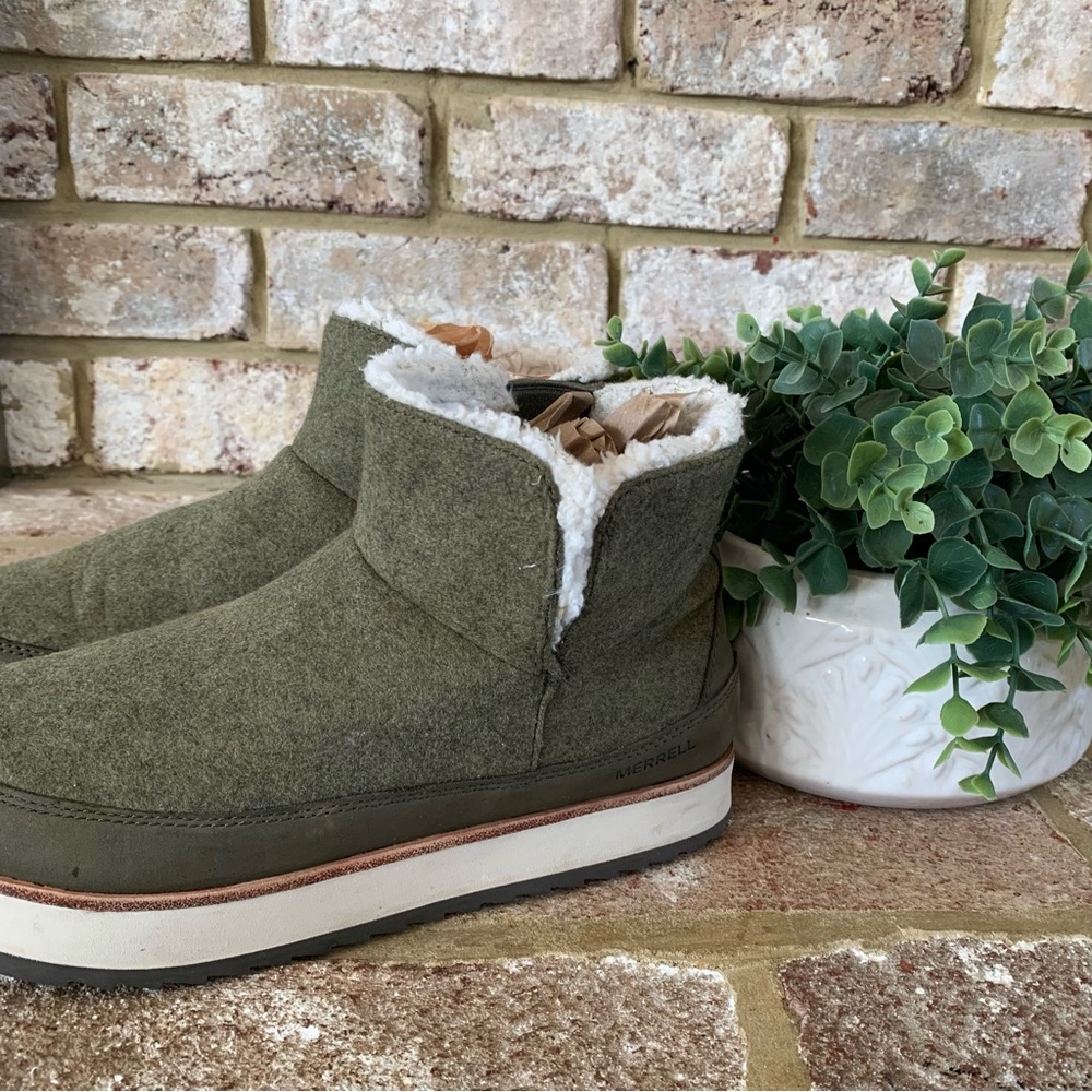 Merrell | Green Ankle Boots with White Lining | 7.5